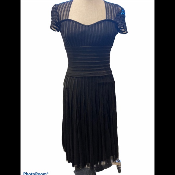 JS COLLECTIONS sz2 black sewn stripe design dress - Picture 2 of 8